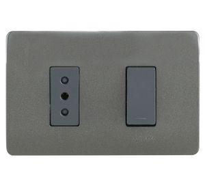 Placa armada interruptor 16A 9/12 + tomacorriente 10A 2P+T Génesis humo Schneider