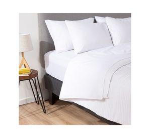 Plumón bicolor 1.5 plazas + Juego de sábanas + Cubre colchón blanco