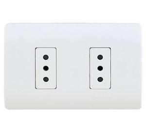 Placa armada tomacorriente doble 10A 2P+T Génesis blanco Schneider