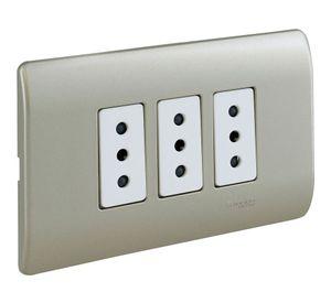 Placa armada tomacorriente 10A 2P+T Génesis millan Schneider