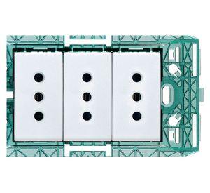 Placa semiarmada tomacorriente 10A 2P+T blanco Kalop