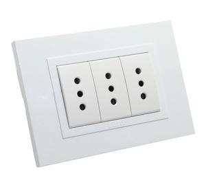 Placa armada tomacorriente triple 10/15A Zen basic blanco Kalop