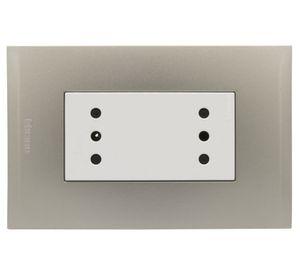 Placa armada tomacorriente dúplex 10A 2P+T  Nóbile perla Bticino