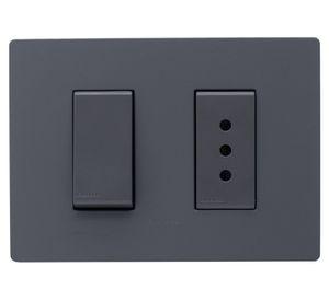 Placa armada 9/12 + toma corriente 10A S32 10A 2500W grey mate