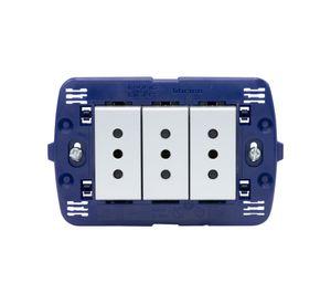 Toma triple 10A semi armado Tech gris