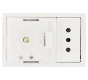 Placa armada toma corriente + luz emergencia Bticino
