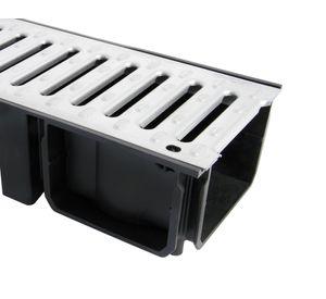 Canaleta PVC + rejilla galvanizada tráfico peatonal A15