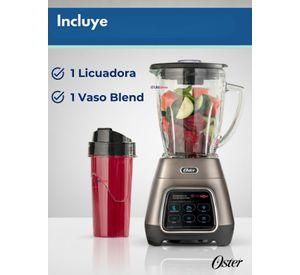 Licuadora Oster® programas automáticos con tecnología reversible, pantalla táctil y vaso BLend-N-Go