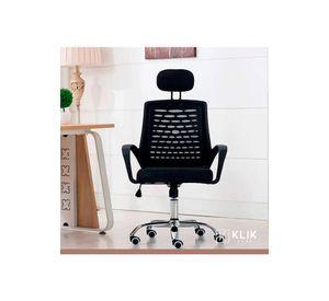 Silla oficina simply mesh negra con apoyabrazos y cabeza