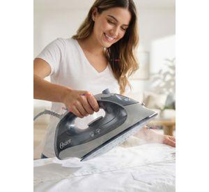 Plancha de vapor Oster® compacta GCSTBS5001