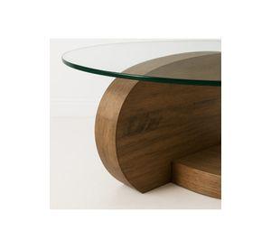 Mesa de Centro DuoGlass con Bases de Madera y Superficie de Vidrio
