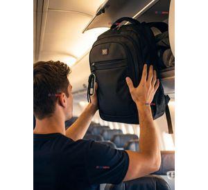 Mochila Viaje Cabina Impermeable Resistente Notebook 46cm Negro 23L