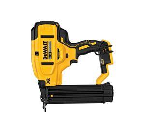 CLAVADORA DEWALT DCN680B BHUSHLEES 5/8 A 2 1/8 20V