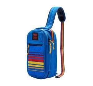 Soft Cooler Bandolera Coleman Stranger Things 6L Celeste