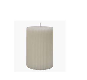 Velas Decorativas Blancas y Beige Diseño Elegante y Minimalista