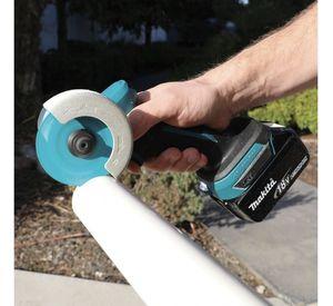 Cortador Compacto Inalámbrico 76 mm 18V Makita DMC300RFJ