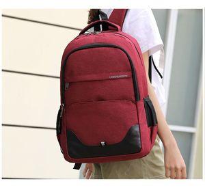 Mochila 36L, USB, Compart. Laptop, a Prueba de Agua