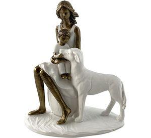 Figura Madre e Hijo Con Mascota