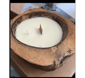 Vela en corteza de coco