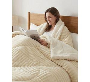 COBERTOR DE INVIERNO CON CHIPORRO RELIEVE LINEAS ELEGANTE UNICOLOR 1.5 P TFI