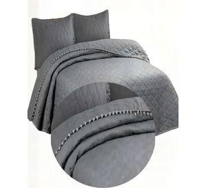 CUBRECAMA CON DETALLES DE POMPONES 2 PLAZAS COLOR GRIS