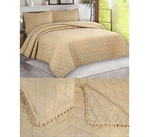 CUBRECAMA KING CON DETALLES DE POMPONES COLOR BEIGE