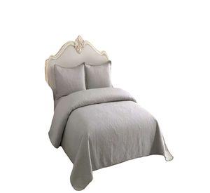 QUILT CUBRECAMA DE VERANO KING CON POMPON COLOR GRIS