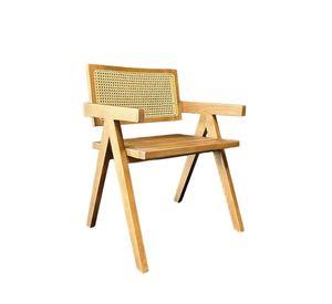 Silla Aurora Plus con Apoyabrazos en Madera de Fresno Natural y Respaldo de Ratán
