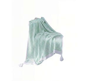 MANTA CON BORLAS DECORATIVA Y ESTAMPADO GEOMETRICO DE ROMBO COLOR VERDE