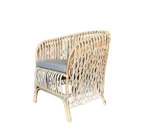Sitial Nuzi de Rattan Natural con Cojin Gris para Living y Dormitorio