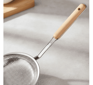 Colador De Acero Inoxidable Con Mango De Madera 18cm