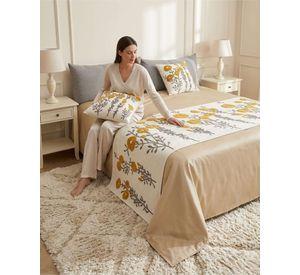 Piecera de Cama Texturizada con Bordado Botanico P1