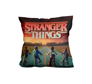 Cojín Stranger Things D12