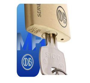 Candado Odis B40 X3 40mm Bronce Solido Llaves Iguales