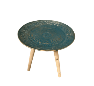 Mesa color verde con dorado M