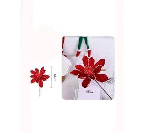 Haz que tu hogar brille esta Navidad con nuestras hermosas flores decorativas de plástico.