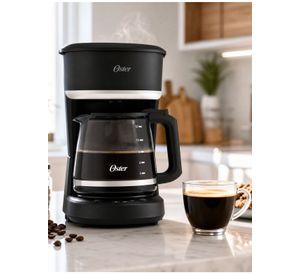 Cafetera de goteo Oster® de 12 tazas, programable,filtro reutilizable, Negro, BVSTDCP121B