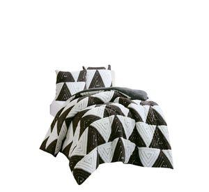 COBERTOR DE JACQUERD KING  COLOR BLANCO CON CAFÉ