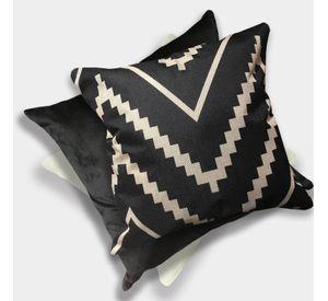 Cojín Tribal 45 x 45 cm.
