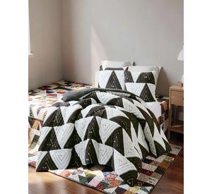 COBERTOR DE JACQUERD CUTTING PLAZA Y MEDIA COLOR BLANCO CON CAFÉ