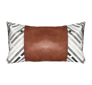 COJIN DECORATIVO ECOCUERO GRIS Y BEIGE 50X30 RELLENO