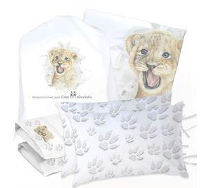 JUEGO DE CAMA FUNDA DE PLUMÓN + SABANA BAJERA + 4 FUNDAS ALMOHADA LEÓN VALIENTE SUPER KING