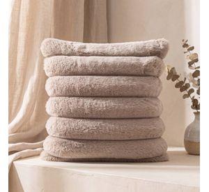 Set 2 Fundas de Cojín Sherpa Suave por Capas Beige 45x45 cm Colección Hygge Avena