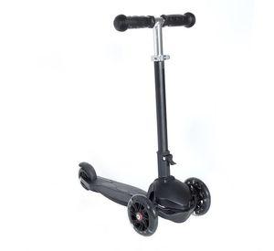 SCOOTER 3 RUEDAS CON LUCES COLOR NEGRO ARTHOME
