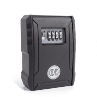 Caja de seguridad negra con combinación de cuatro dígitos visible en la parte frontal.