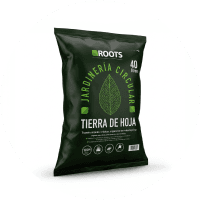 Bolsa de tierra de hoja marca Roots, etiquetada como jardinería circular, 40 litros.