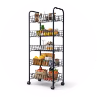 Estantería metálica con ruedas y cinco niveles, cada uno con productos como frutas, verduras y frascos organizados en cestas.