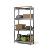 Estantería metálica con cuatro niveles, contiene cajas, recipientes y objetos variados.