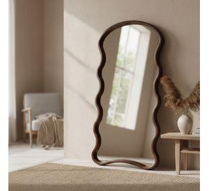 Espejo decorativo ondulado de cuerpo entero en madera maciza de nogal 180x80 cm