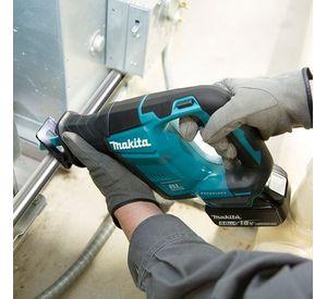 Sierra sable capacidad de corte 130 mm vel. máx. 3.000 rpm Makita DJR188 (4Ah)